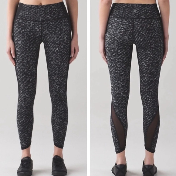 Lululemon Featherlight Tight Iridescent Multi Black Mesh Paneling Luxtreme 4